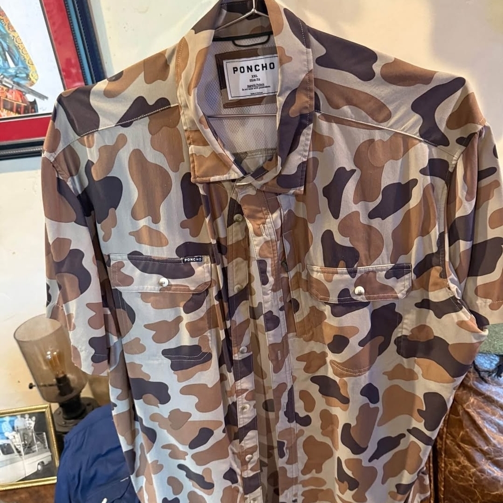 Poncho Men's Camouflage Casual Button Down Shirt with magnetic pockets